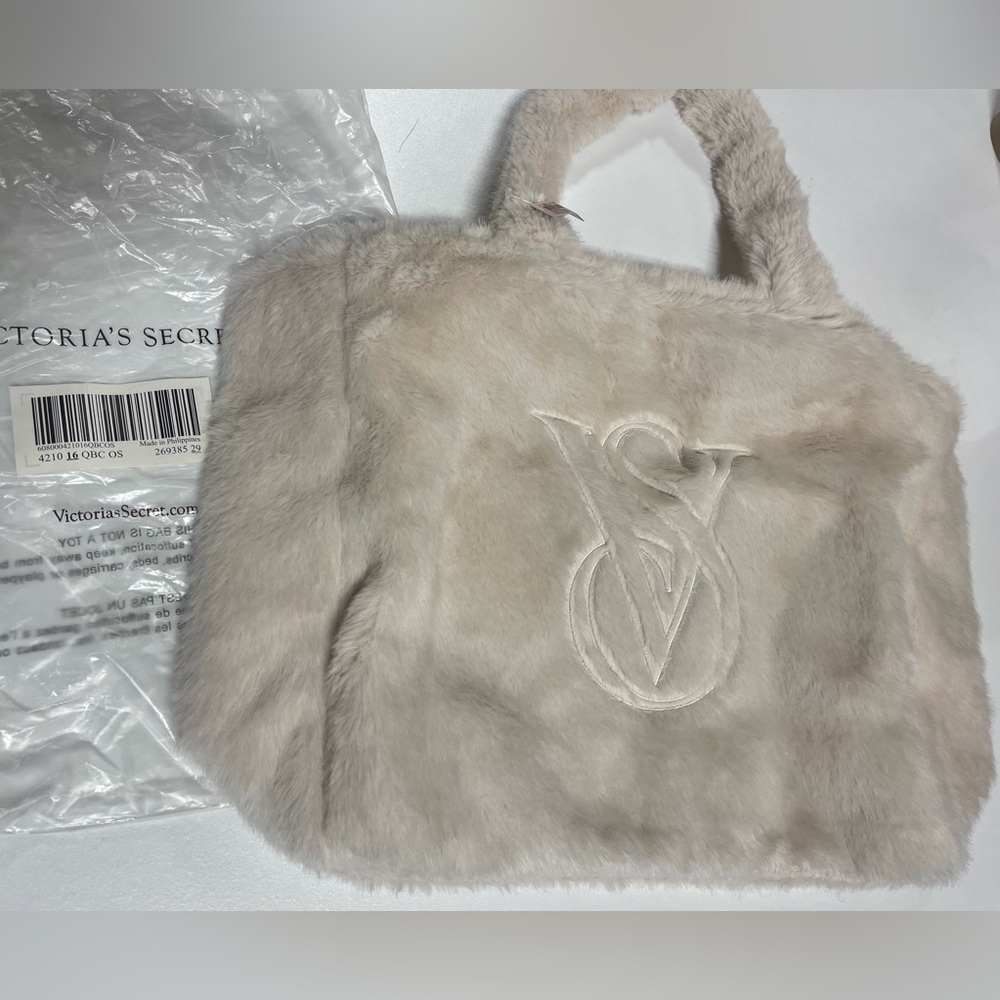 Brand new Victoria’s Secret tote bag - Picture 2 of 8